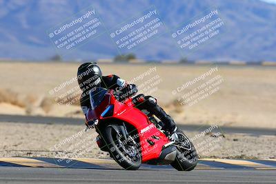 media/Jan-08-2022-SoCal Trackdays (Sat) [[1ec2777125]]/Turn 4 (1145am)/